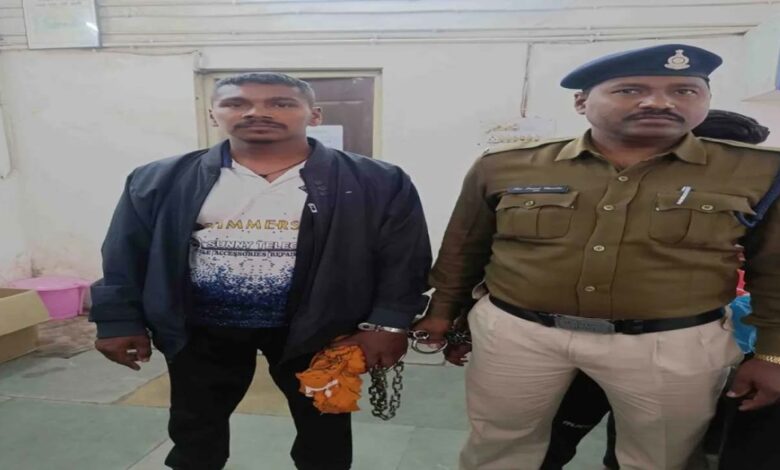 Lingaraj, who brandished a knife in Golbazar, arrested