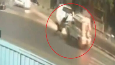 Speeding Bolero hits 3 people, watch LIVE VIDEO