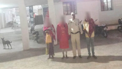 The teenage girl was running away from home due to quarrel and mother's scolding, police found her within a few hours.