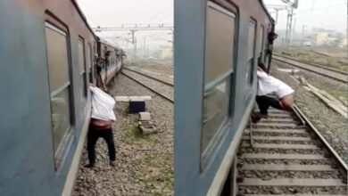 Passengers kept slapping in a moving train, hanged the thief from the train for several meters, see VIDEO…
