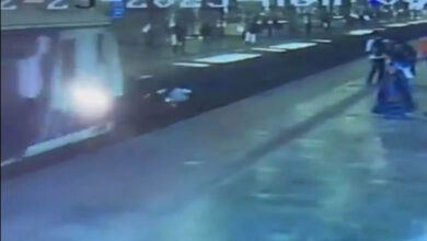 LIVE VIDEO of death, young man cut into 3 pieces on railway track