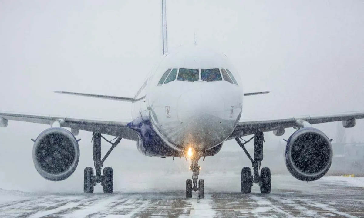 More than 320 flights canceled at Germany's largest airport due to heavy snowfall