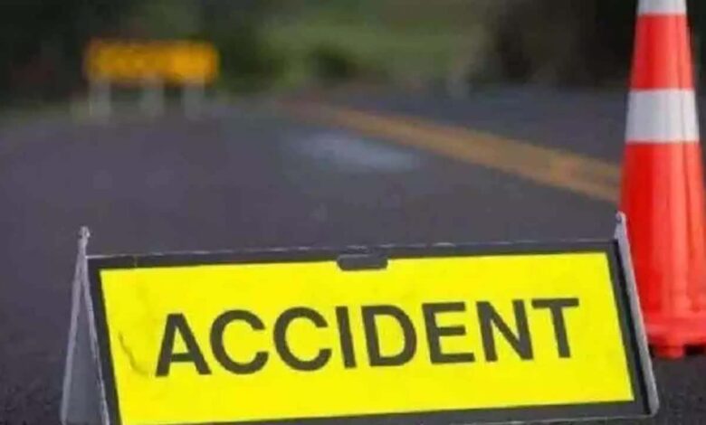 Three killed as car hits divider