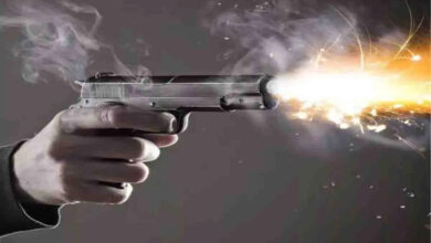 Unknown miscreants shot a young man in the railway station