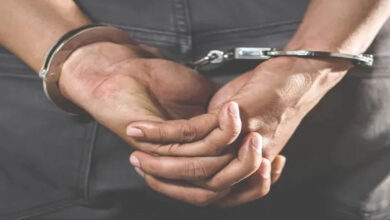 Cheated people by posing as a policeman, accused arrested