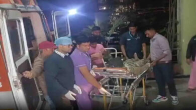 Treatment of soldiers injured in police-Naxalite encounter is going on in Raipur.