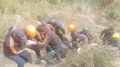 Car fell into ditch, two people died