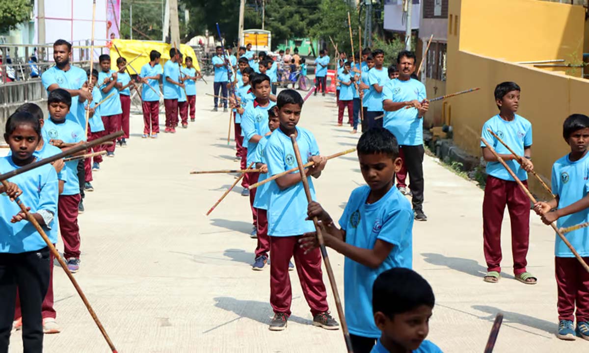 Vellore children create Silambam world record