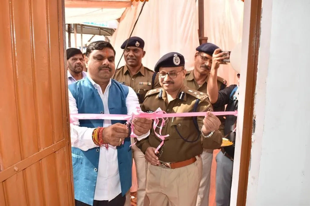 Inauguration of traffic police assistance center at bus stand Durg.