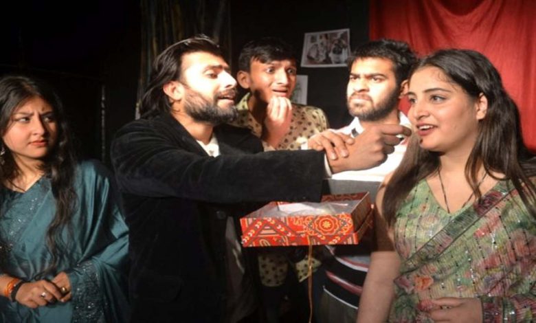 Natrang stages play ‘Short Cut’