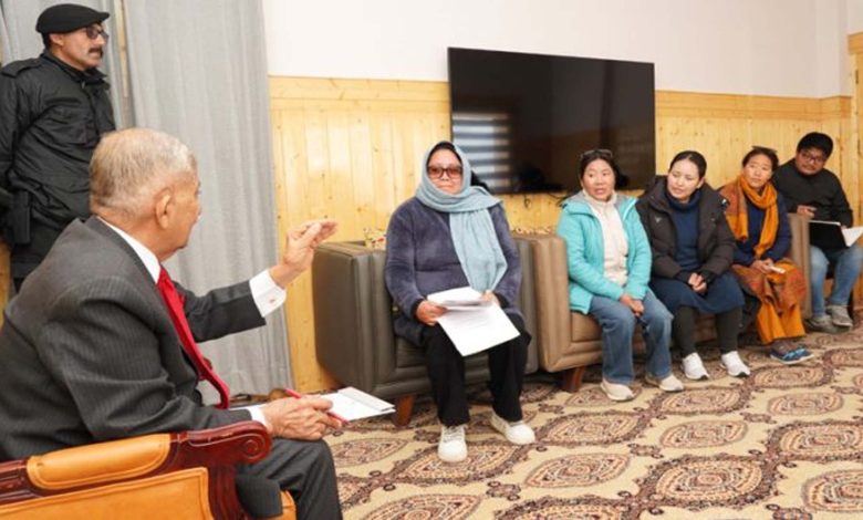 ReT teachers, 10+2 lecturers call on LG Ladakh
