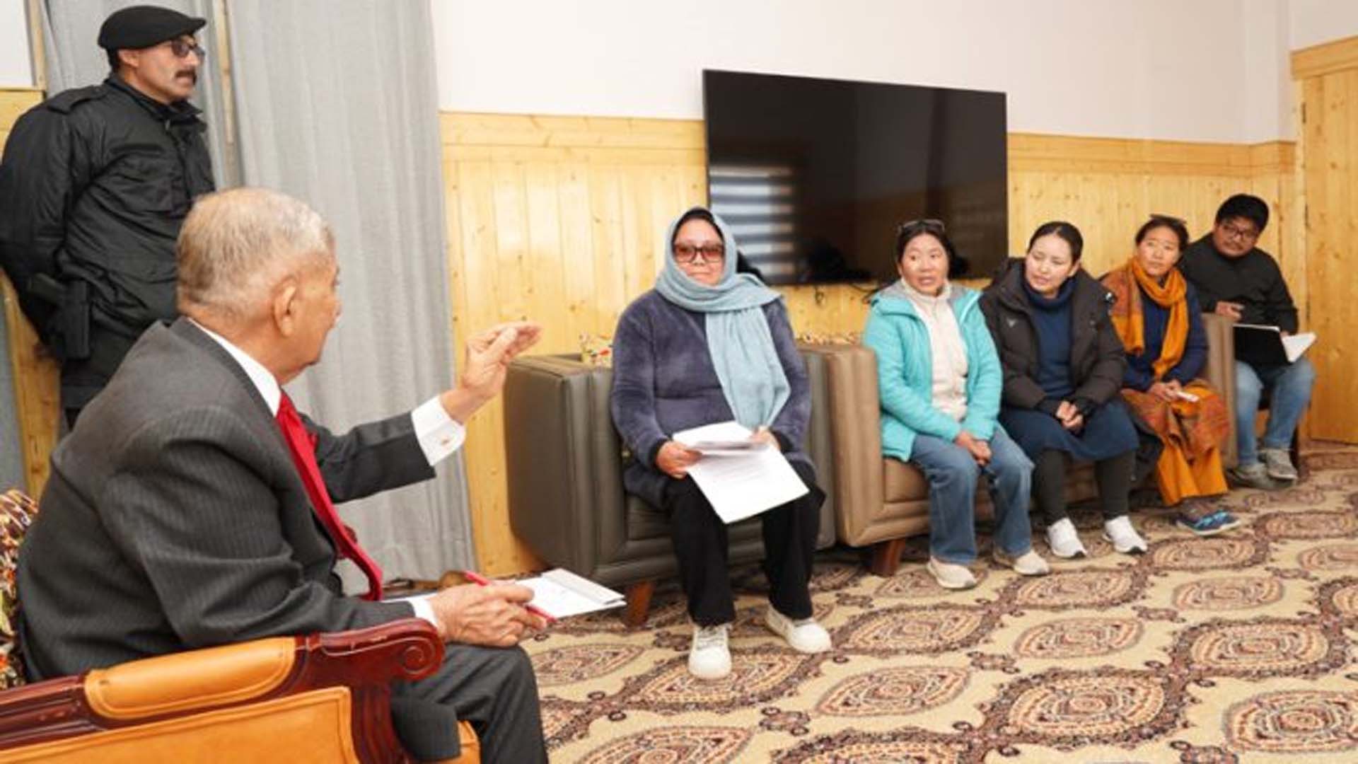 ReT teachers, 10+2 lecturers call on LG Ladakh