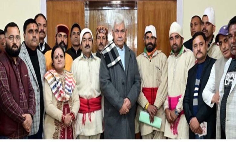 Delegations of Padari tribe, ex-servicemen call on LG