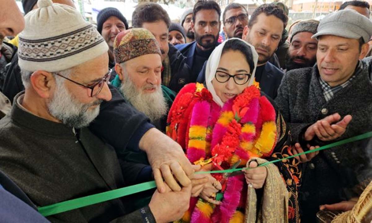 Andrabi inaugurates newly constructed complex at Chrar