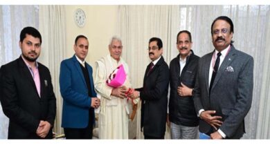 Former Minister, Members of CAT Jammu Bench call on LG