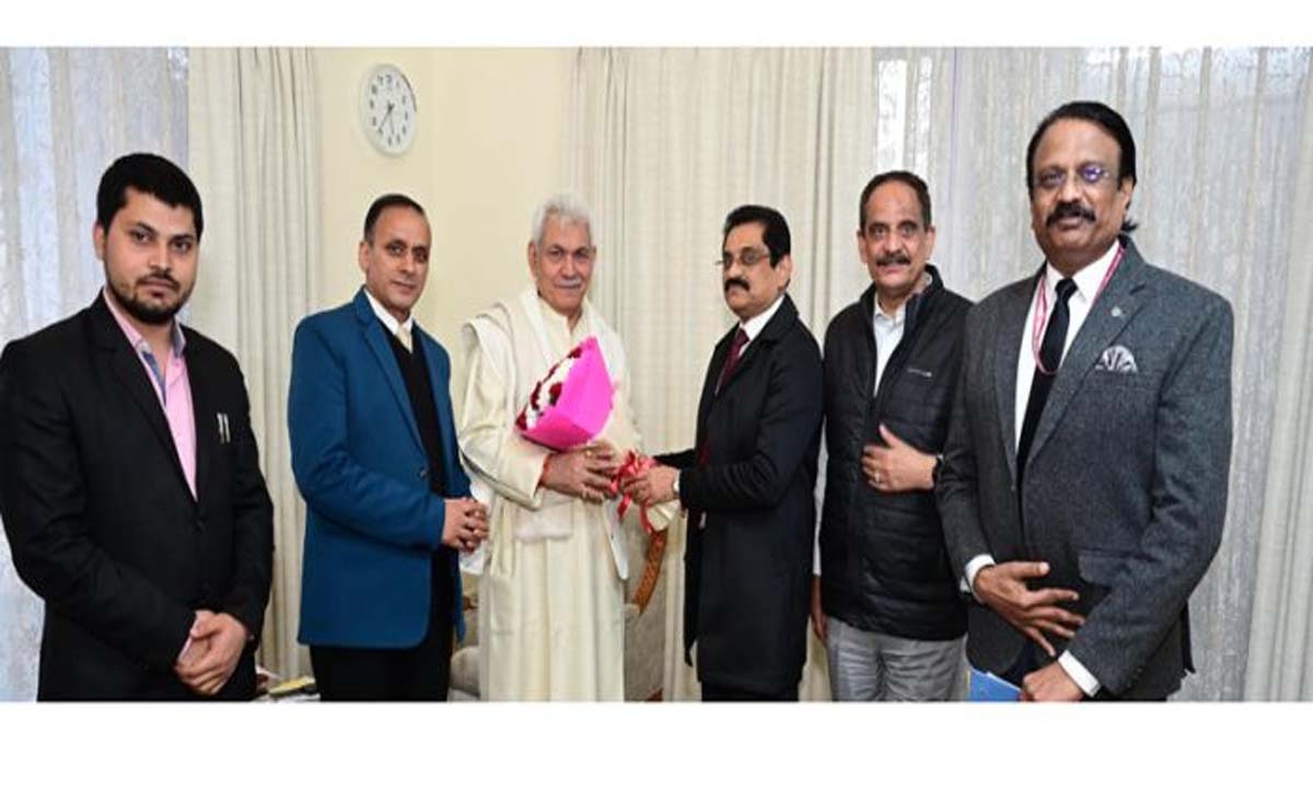 Former Minister, Members of CAT Jammu Bench call on LG