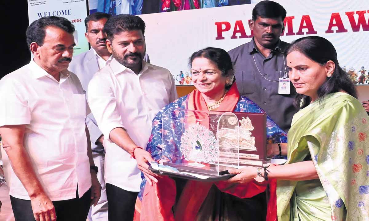 Telangana: Chief Minister announces pension of Rs 25 thousand for Padma award winners