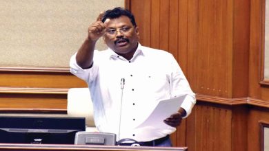Sawant assures to pursue case of coastal dwellers with Centre