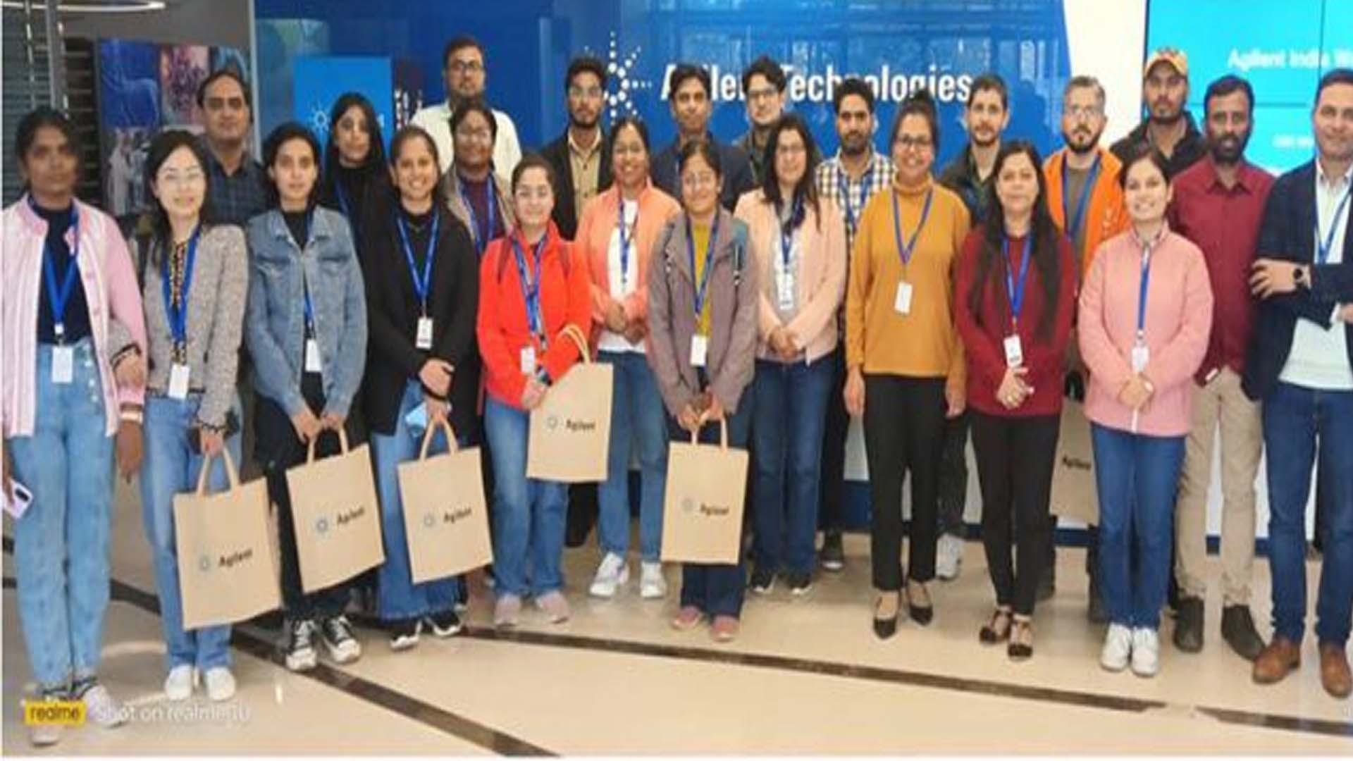 CUJ students receive practical training in CGH microarray technologies