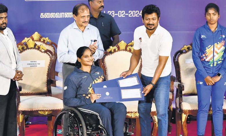 Checks worth Rs 16 crore given to 601 medal winners in Tamil Nadu