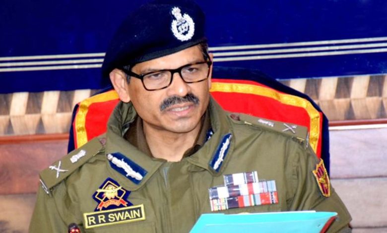 DGP provides financial aid to families of martyr, deceased police personnel