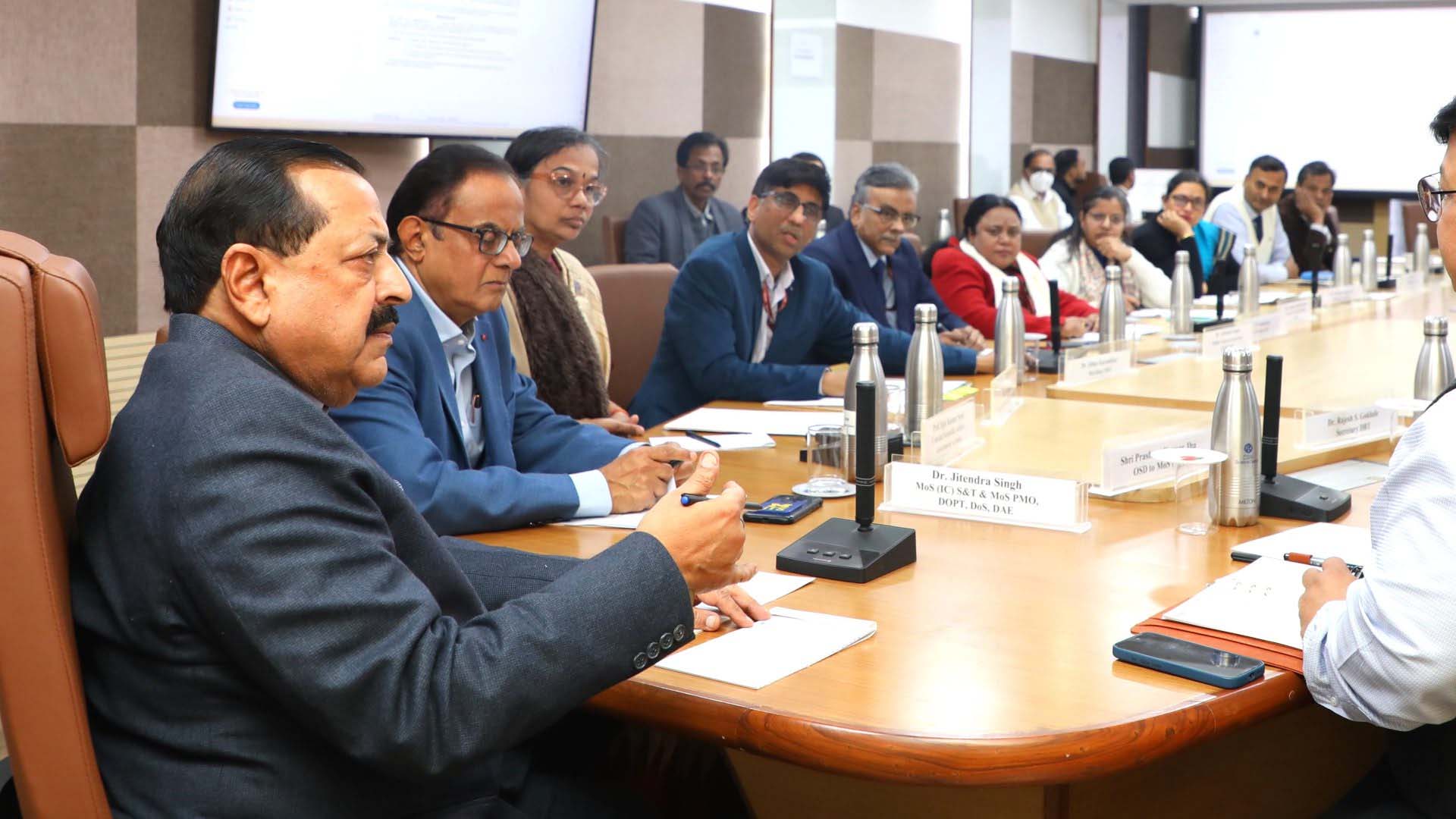 Dr Jitendra convenes joint meeting of Science Ministries, discusses Space Hackathon