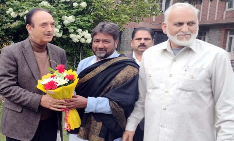 Azad can fill political void in J&K: Yatoo