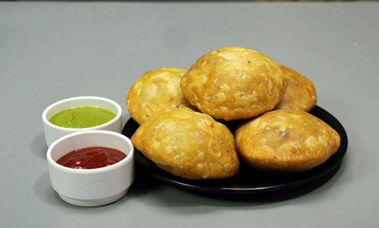 Feed special moong dal kachori to the guests on Holi