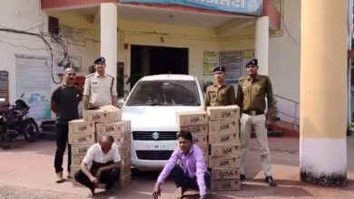 27 boxes of English liquor seized from Maruti car, two smugglers arrested