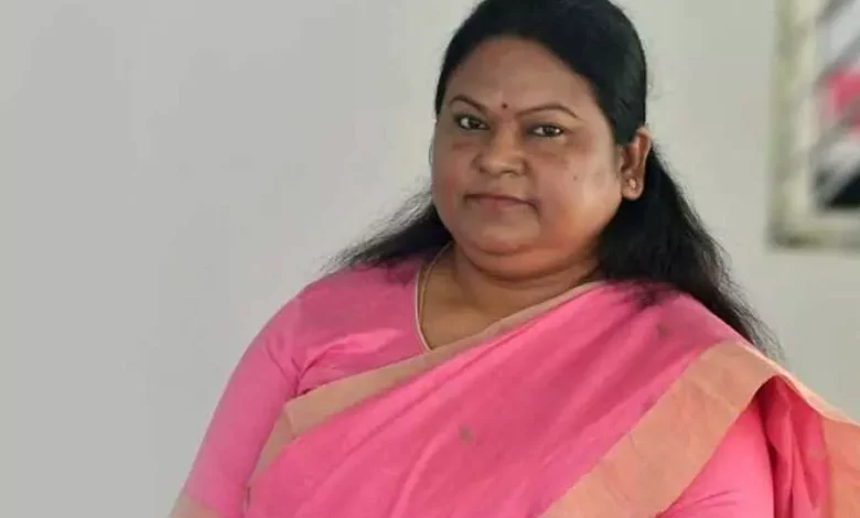 Former Jharkhand Chief Minister Hemant Soren's sister-in-law Sita Soren joins BJP
