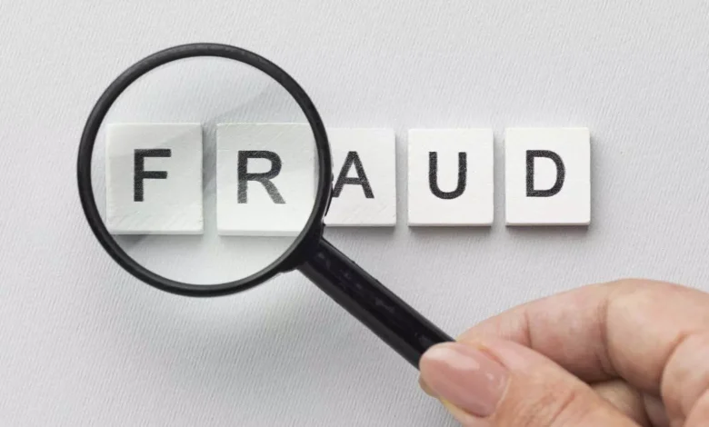 Police busted two separate fraud cases, total fraud of Rs 44 lakh