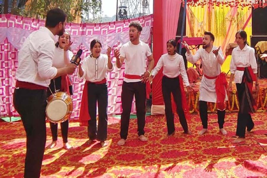 Street play 'Vote Kare Gay Hum' staged