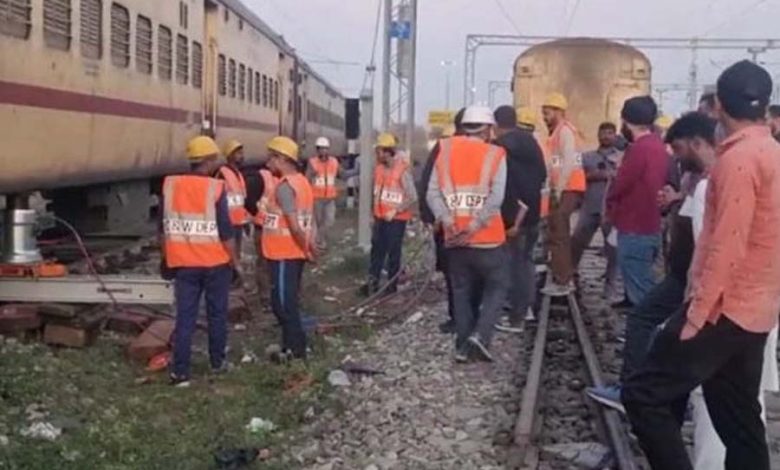3 coaches of spare train derailed in Vijaypur