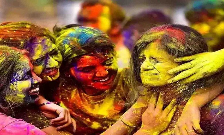 If you are facing financial crisis, then you will get financial benefit from these measures of Holi