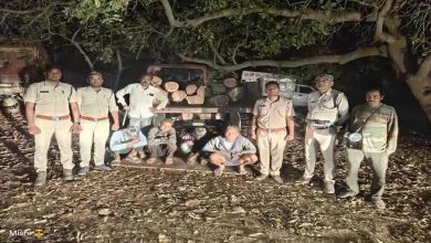 Smuggling of teak wood from the forest, 4 smugglers arrested