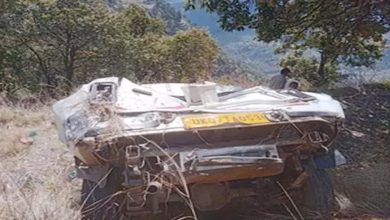 Vehicle fell into 150 meter deep gorge, two dead, 11 injured