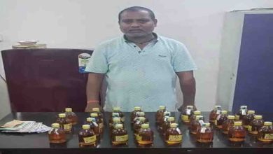 Tikrapara police caught liquor Kochiya