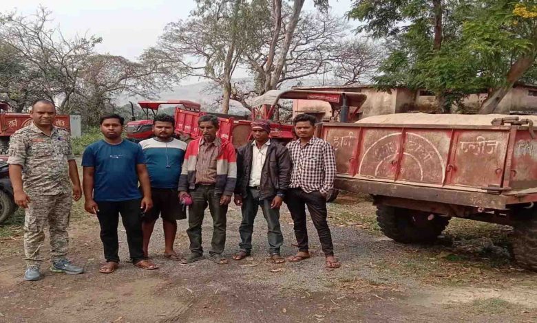 Police caught 5 tractors illegally transporting sand