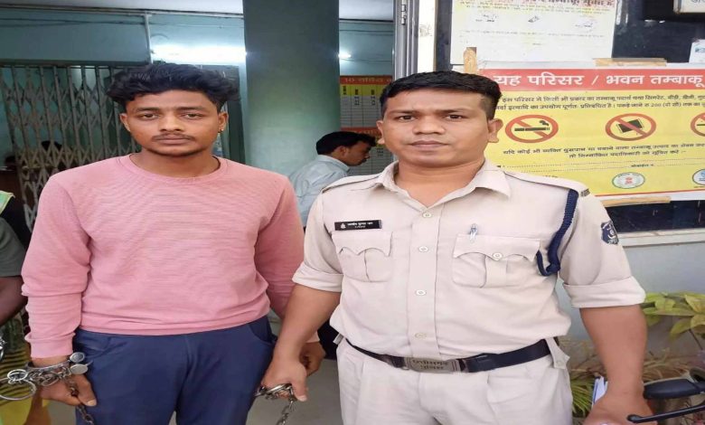 Knife knifeman arrested from old colony, major police action under code of conduct