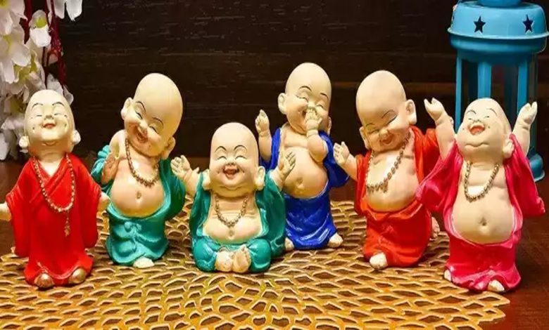 Keep laughing Buddha at home, positive energy will increase