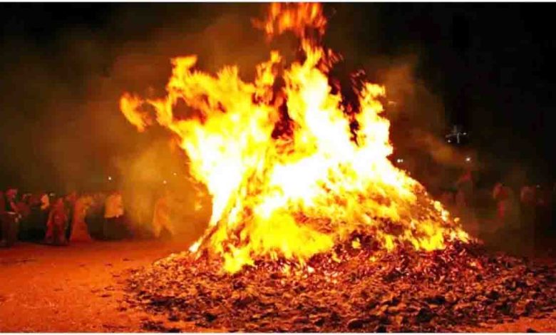 Holika Dahan should not be seen even by mistake, it causes trouble in future