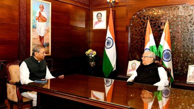 El diputado Ghanshyam Tiwari realizó una visita de cortesía al gobernador Smriti