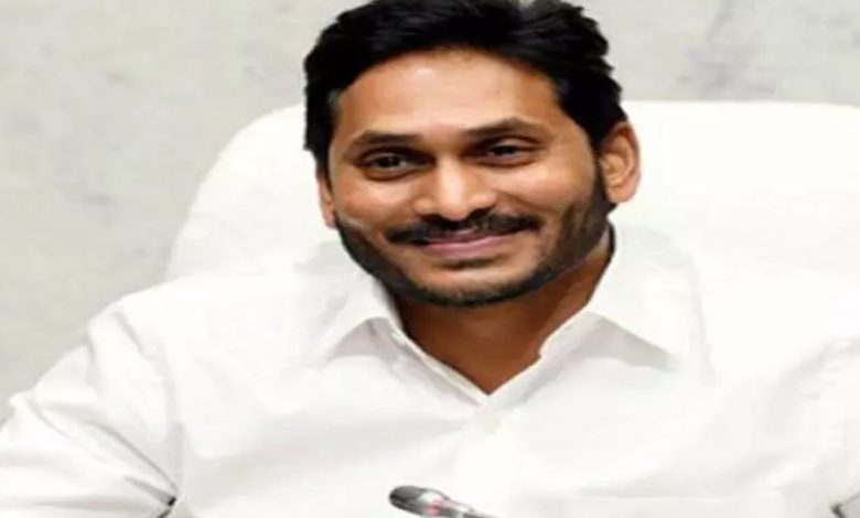 EC notice to CM Jagan for remarks against Naidu