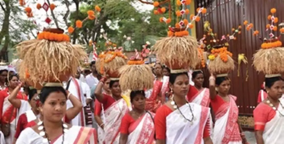 Thousands of tribals celebrate Sarhul festival in Sundergarh