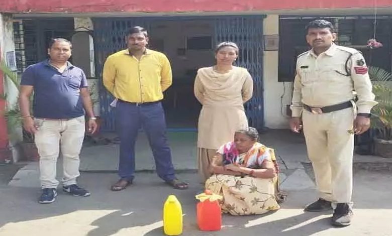 Woman arrested with Mahua liquor