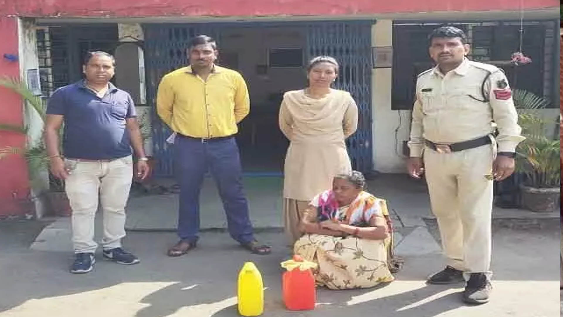 Woman arrested with Mahua liquor