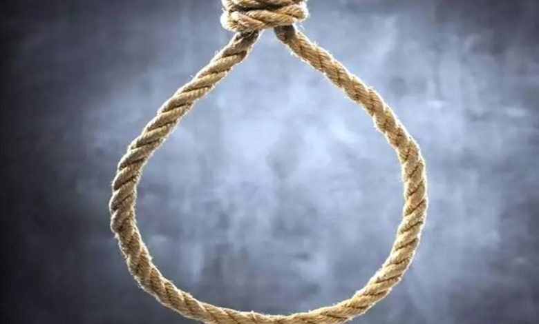 Dead body of unknown person found hanging