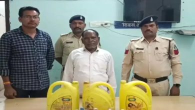 Bhakhara police caught liquor seller in Rampur