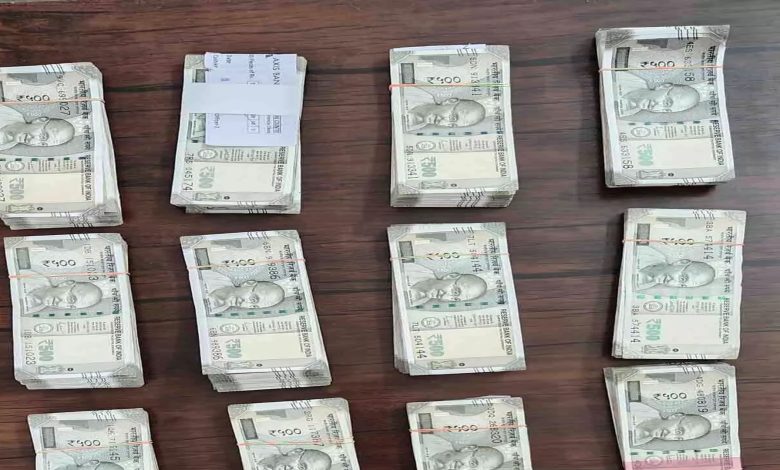 6 lakh cash seized in toll naka near Raipur