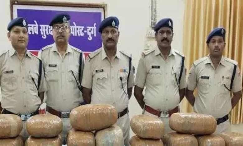 Ganja smuggler arrested in express train, goods worth Rs 13 lakh recovered